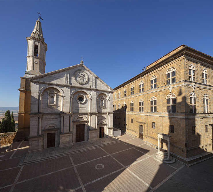 Pienza, city of light: entrance ticket to Piccolomini Palace, Borgia Palace and Cathedral